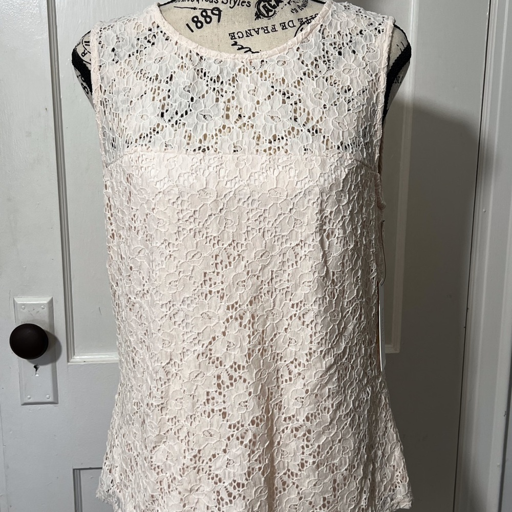 NWT Laundry by Shelli Segal Women’s Cream colored Sleeveless Lace Top in Medium